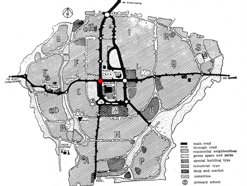 The outline of Kebayoran Baru follows an elevated landmass. It is divided in 19 sectors or ‘blocks’ (A-S) and organised in monofunctional sections (‘zones’). The red dot shows were CSW Asean Station is situated.
